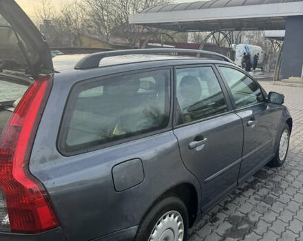 Серый Вольво В50, объемом двигателя 1.6 л и пробегом 321 тыс. км за 4000 $, фото 3 на Automoto.ua