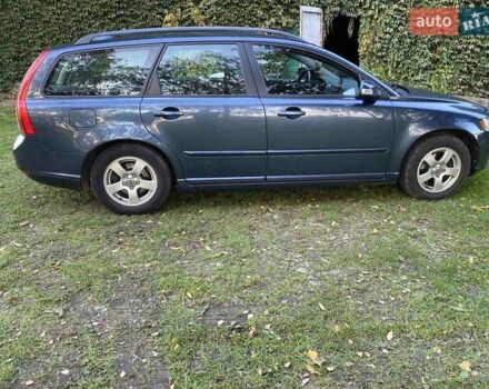 Серый Вольво В50, объемом двигателя 1.56 л и пробегом 156 тыс. км за 6500 $, фото 3 на Automoto.ua