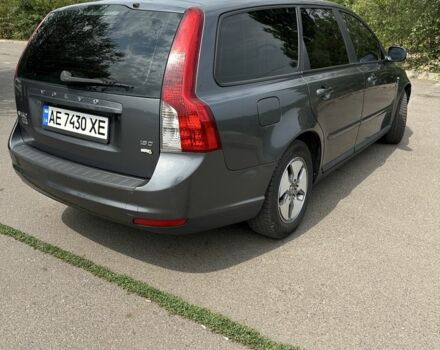 Серый Вольво В50, объемом двигателя 1.6 л и пробегом 270 тыс. км за 6800 $, фото 2 на Automoto.ua