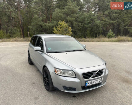 Сірий Вольво V50, об'ємом двигуна 2 л та пробігом 241 тис. км за 7500 $, фото 3 на Automoto.ua