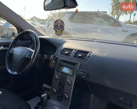 Серый Вольво В50, объемом двигателя 1.56 л и пробегом 217 тыс. км за 7000 $, фото 24 на Automoto.ua