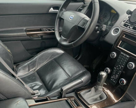 Серый Вольво В50, объемом двигателя 1.56 л и пробегом 263 тыс. км за 5500 $, фото 4 на Automoto.ua