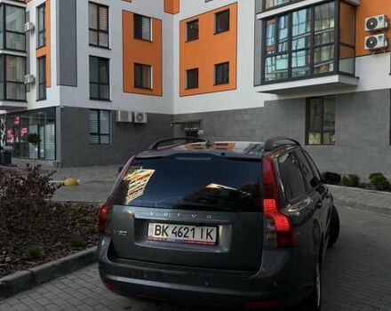 Сірий Вольво V50, об'ємом двигуна 2 л та пробігом 255 тис. км за 7400 $, фото 3 на Automoto.ua