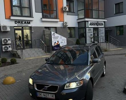 Сірий Вольво V50, об'ємом двигуна 2 л та пробігом 255 тис. км за 7400 $, фото 2 на Automoto.ua