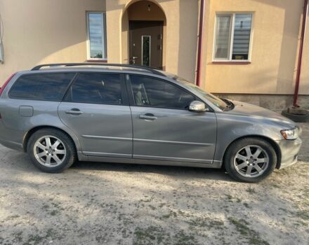 Серый Вольво В50, объемом двигателя 2 л и пробегом 507 тыс. км за 6600 $, фото 4 на Automoto.ua