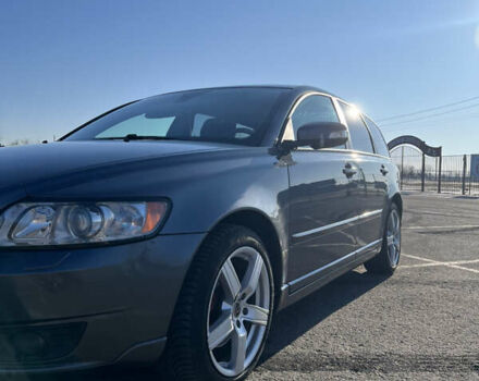 Серый Вольво В50, объемом двигателя 1.98 л и пробегом 205 тыс. км за 6500 $, фото 4 на Automoto.ua