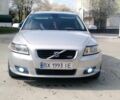 Серый Вольво В50, объемом двигателя 2.4 л и пробегом 293 тыс. км за 7900 $, фото 1 на Automoto.ua