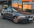 Серый Вольво В50, объемом двигателя 2.4 л и пробегом 235 тыс. км за 7990 $, фото 1 на Automoto.ua