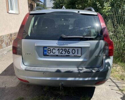Серый Вольво В50, объемом двигателя 2 л и пробегом 319 тыс. км за 7500 $, фото 4 на Automoto.ua