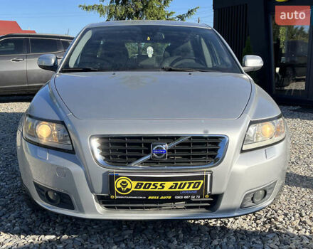 Серый Вольво В50, объемом двигателя 1.56 л и пробегом 217 тыс. км за 7000 $, фото 1 на Automoto.ua