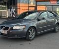 Серый Вольво В50, объемом двигателя 2.4 л и пробегом 235 тыс. км за 7990 $, фото 2 на Automoto.ua