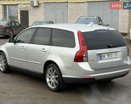 Серый Вольво В50, объемом двигателя 1.6 л и пробегом 230 тыс. км за 5899 $, фото 17 на Automoto.ua