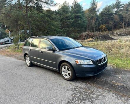 Серый Вольво В50, объемом двигателя 1.8 л и пробегом 214 тыс. км за 6900 $, фото 1 на Automoto.ua