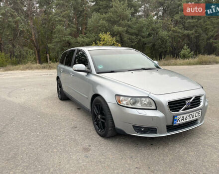 Сірий Вольво V50, об'ємом двигуна 2 л та пробігом 241 тис. км за 7500 $, фото 5 на Automoto.ua