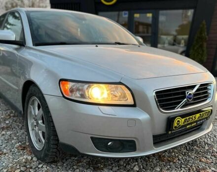 Серый Вольво В50, объемом двигателя 1.6 л и пробегом 217 тыс. км за 6800 $, фото 1 на Automoto.ua