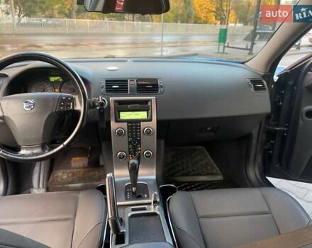 Сірий Вольво V50, об'ємом двигуна 2 л та пробігом 253 тис. км за 7900 $, фото 5 на Automoto.ua