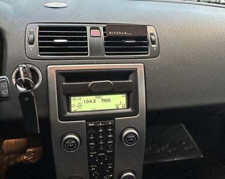 Сірий Вольво V50, об'ємом двигуна 2 л та пробігом 255 тис. км за 7400 $, фото 18 на Automoto.ua
