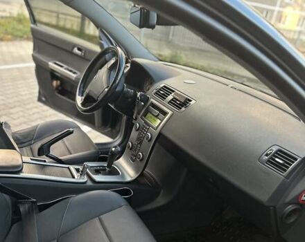 Сірий Вольво V50, об'ємом двигуна 2 л та пробігом 255 тис. км за 7400 $, фото 21 на Automoto.ua