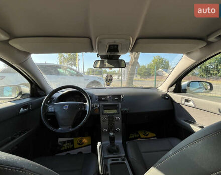 Серый Вольво В50, объемом двигателя 1.56 л и пробегом 217 тыс. км за 7000 $, фото 20 на Automoto.ua