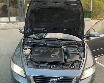 Сірий Вольво V50, об'ємом двигуна 2 л та пробігом 255 тис. км за 7400 $, фото 12 на Automoto.ua