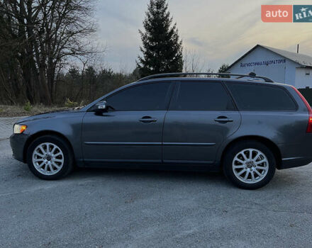 Серый Вольво В50, объемом двигателя 1.6 л и пробегом 284 тыс. км за 5750 $, фото 7 на Automoto.ua