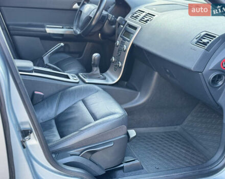 Серый Вольво В50, объемом двигателя 2 л и пробегом 340 тыс. км за 7300 $, фото 26 на Automoto.ua