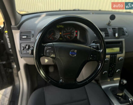 Сірий Вольво V50, об'ємом двигуна 1.6 л та пробігом 232 тис. км за 4800 $, фото 17 на Automoto.ua