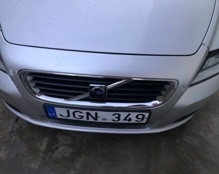 Серый Вольво В50, объемом двигателя 2 л и пробегом 301 тыс. км за 5674 $, фото 4 на Automoto.ua