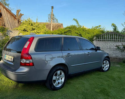 Серый Вольво В50, объемом двигателя 1.6 л и пробегом 276 тыс. км за 5800 $, фото 5 на Automoto.ua