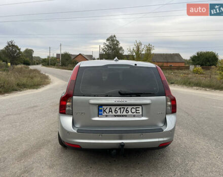 Сірий Вольво V50, об'ємом двигуна 2 л та пробігом 241 тис. км за 7500 $, фото 9 на Automoto.ua