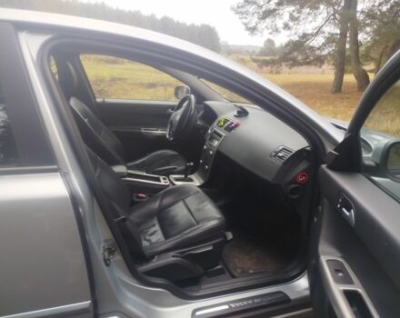 Серый Вольво В50, объемом двигателя 2.4 л и пробегом 277 тыс. км за 7300 $, фото 3 на Automoto.ua