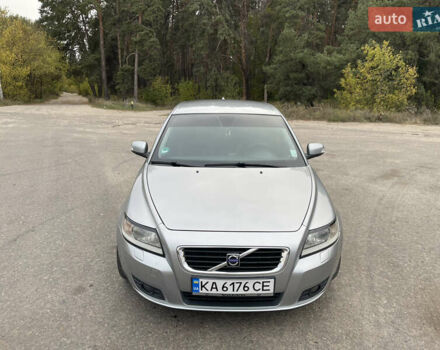 Сірий Вольво V50, об'ємом двигуна 2 л та пробігом 241 тис. км за 7500 $, фото 4 на Automoto.ua