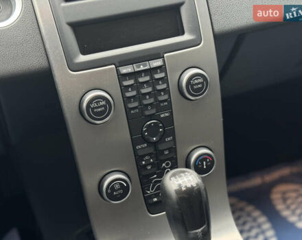 Вольво В50 2009 в Луцке на Automoto.ua Серый Вольво В50, объемом двигателя 2 л и пробегом 252 тыс. км за 7999 $, фото 17 на Automoto.ua