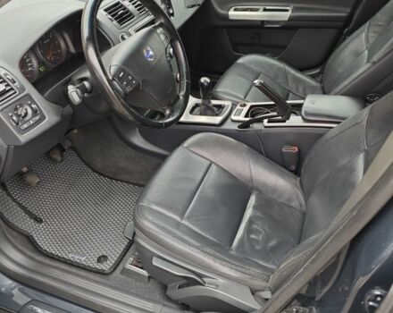 Серый Вольво В50, объемом двигателя 1.6 л и пробегом 265 тыс. км за 8999 $, фото 7 на Automoto.ua