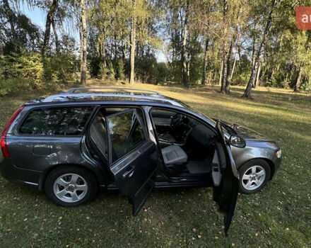 Серый Вольво В50, объемом двигателя 1.6 л и пробегом 285 тыс. км за 6400 $, фото 8 на Automoto.ua