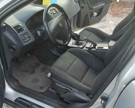 Серый Вольво В50, объемом двигателя 1.6 л и пробегом 270 тыс. км за 7250 $, фото 18 на Automoto.ua