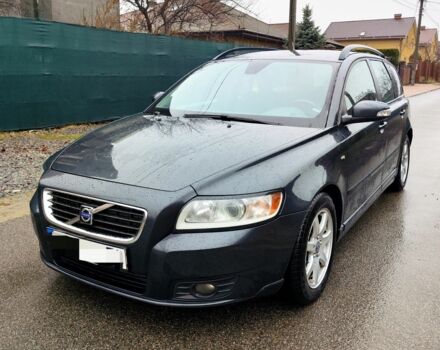 Серый Вольво В50, объемом двигателя 1.6 л и пробегом 316 тыс. км за 2800 $, фото 1 на Automoto.ua