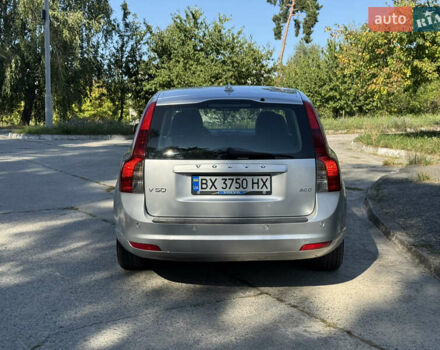 Серый Вольво В50, объемом двигателя 2 л и пробегом 257 тыс. км за 7450 $, фото 4 на Automoto.ua
