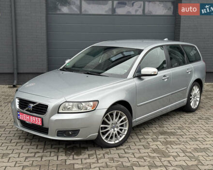 Вольво В50 2009 в Луцке на Automoto.ua Серый Вольво В50, объемом двигателя 2 л и пробегом 252 тыс. км за 7999 $, фото 3 на Automoto.ua