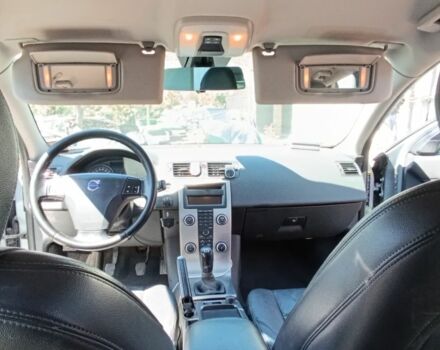 Вольво В50 2009 в Киеве на Automoto.ua Серый Вольво В50, объемом двигателя 1.6 л и пробегом 343 тыс. км за 6800 $, фото 11 на Automoto.ua