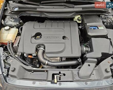 Серый Вольво В50, объемом двигателя 1.6 л и пробегом 265 тыс. км за 9999 $, фото 11 на Automoto.ua