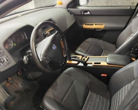 Серый Вольво В50, объемом двигателя 1.6 л и пробегом 316 тыс. км за 2800 $, фото 4 на Automoto.ua