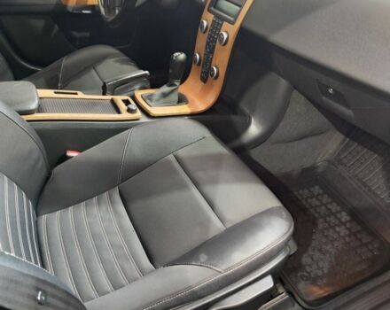 Серый Вольво В50, объемом двигателя 1.6 л и пробегом 316 тыс. км за 2800 $, фото 5 на Automoto.ua