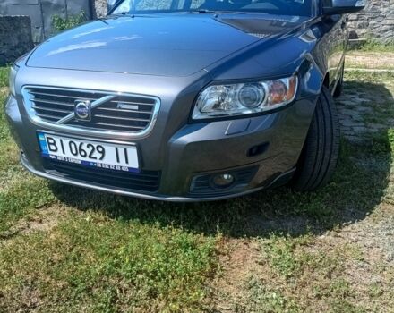 Вольво В50 2009 в Кременчуге на Automoto.ua Серый Вольво В50, объемом двигателя 2 л и пробегом 210 тыс. км за 8000 $, фото 1 на Automoto.ua