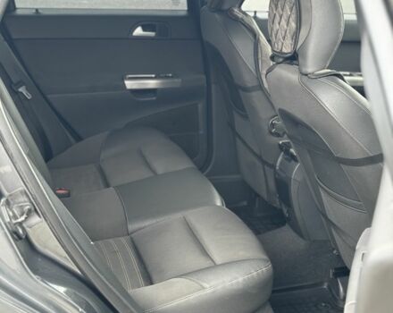 Серый Вольво В50, объемом двигателя 2 л и пробегом 400 тыс. км за 5500 $, фото 5 на Automoto.ua