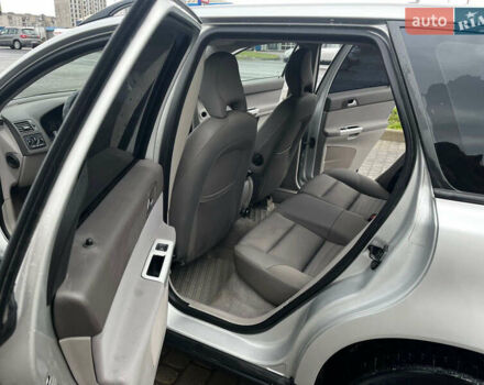 Серый Вольво В50, объемом двигателя 2 л и пробегом 264 тыс. км за 8500 $, фото 9 на Automoto.ua