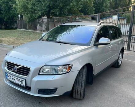 Серый Вольво В50, объемом двигателя 2 л и пробегом 260 тыс. км за 8300 $, фото 5 на Automoto.ua
