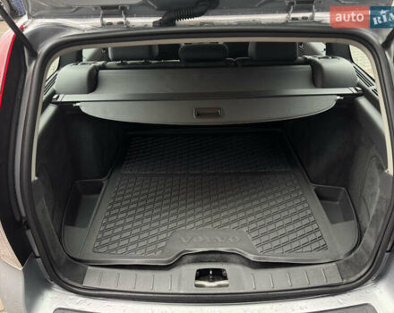 Вольво В50 2009 в Луцке на Automoto.ua Серый Вольво В50, объемом двигателя 2 л и пробегом 252 тыс. км за 7999 $, фото 18 на Automoto.ua