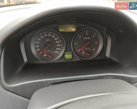 Серый Вольво В50, объемом двигателя 1.6 л и пробегом 265 тыс. км за 9999 $, фото 9 на Automoto.ua