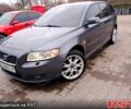 Серый Вольво В50, объемом двигателя 1.6 л и пробегом 300 тыс. км за 6500 $, фото 1 на Automoto.ua
